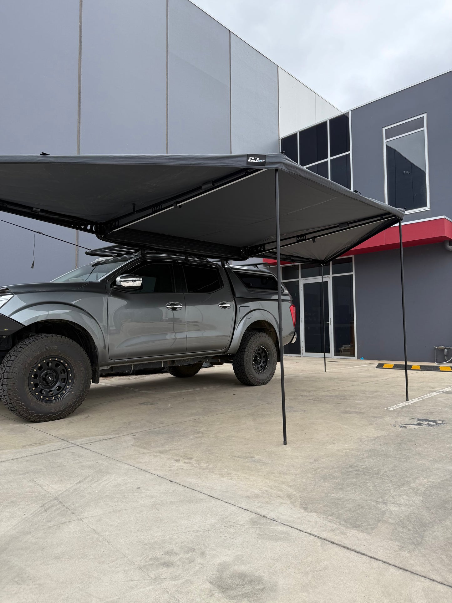 CJ 4x4 180 Degree Freestanding Awning